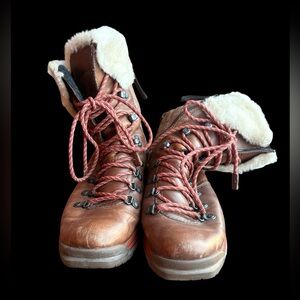 Women's Brown Leather Hiking Boots